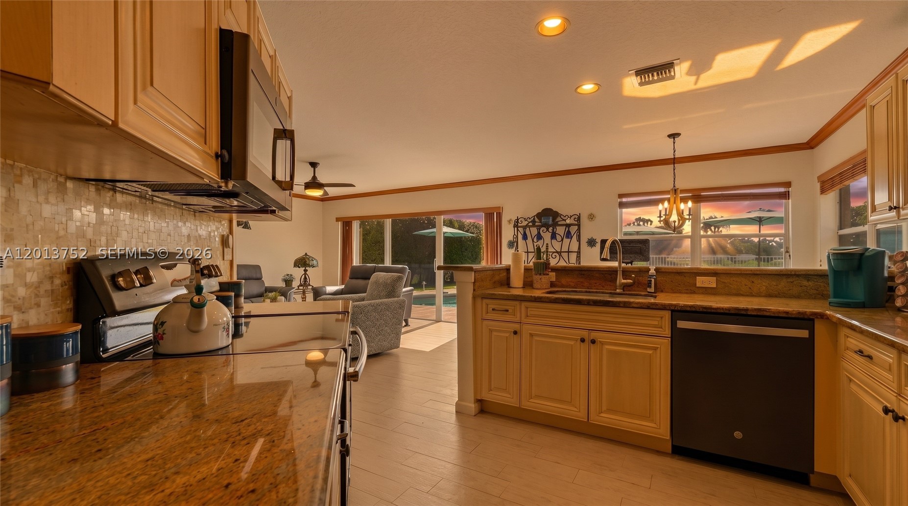 4019 Turquoise Trl Property Photo 9