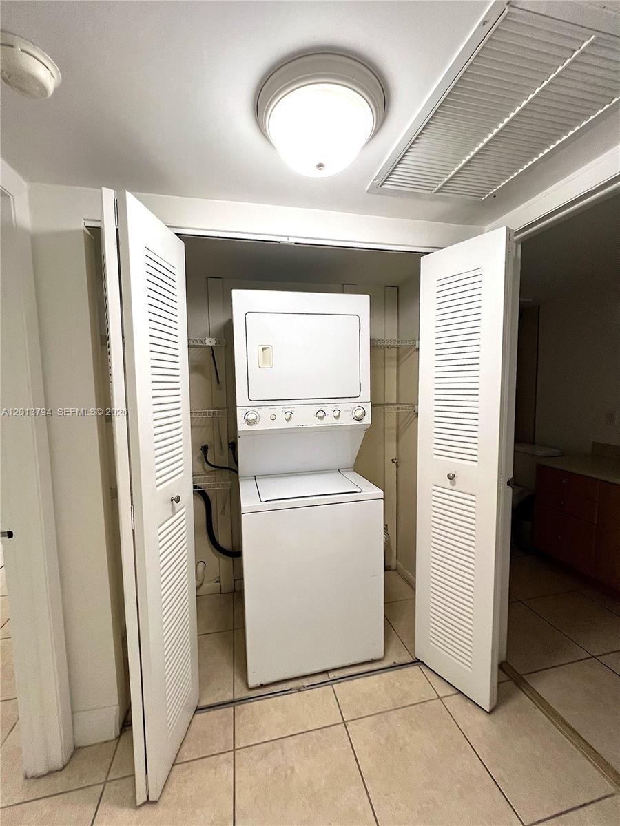 8373 Lake Dr 202 Property Photo 19