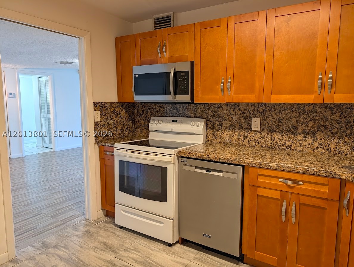 210 Sea View Dr 405 Property Photo 4