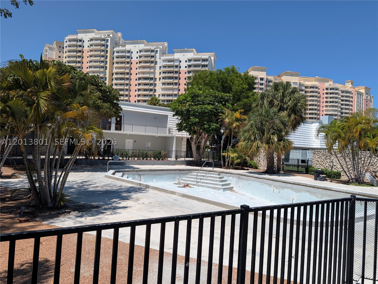 210 Sea View Dr 405 Property Photo 18