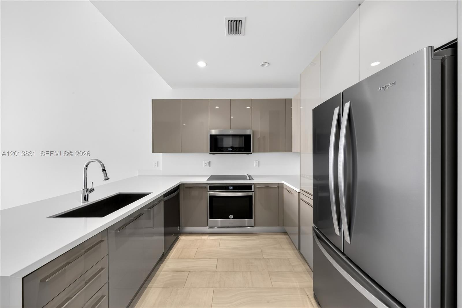 2000 Metropica Way 615 Property Photo 5