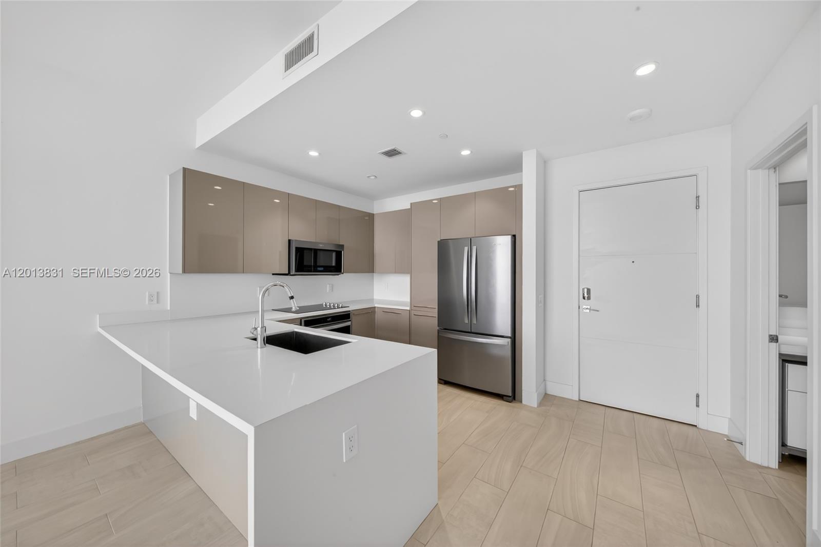 2000 Metropica Way 615 Property Photo 9