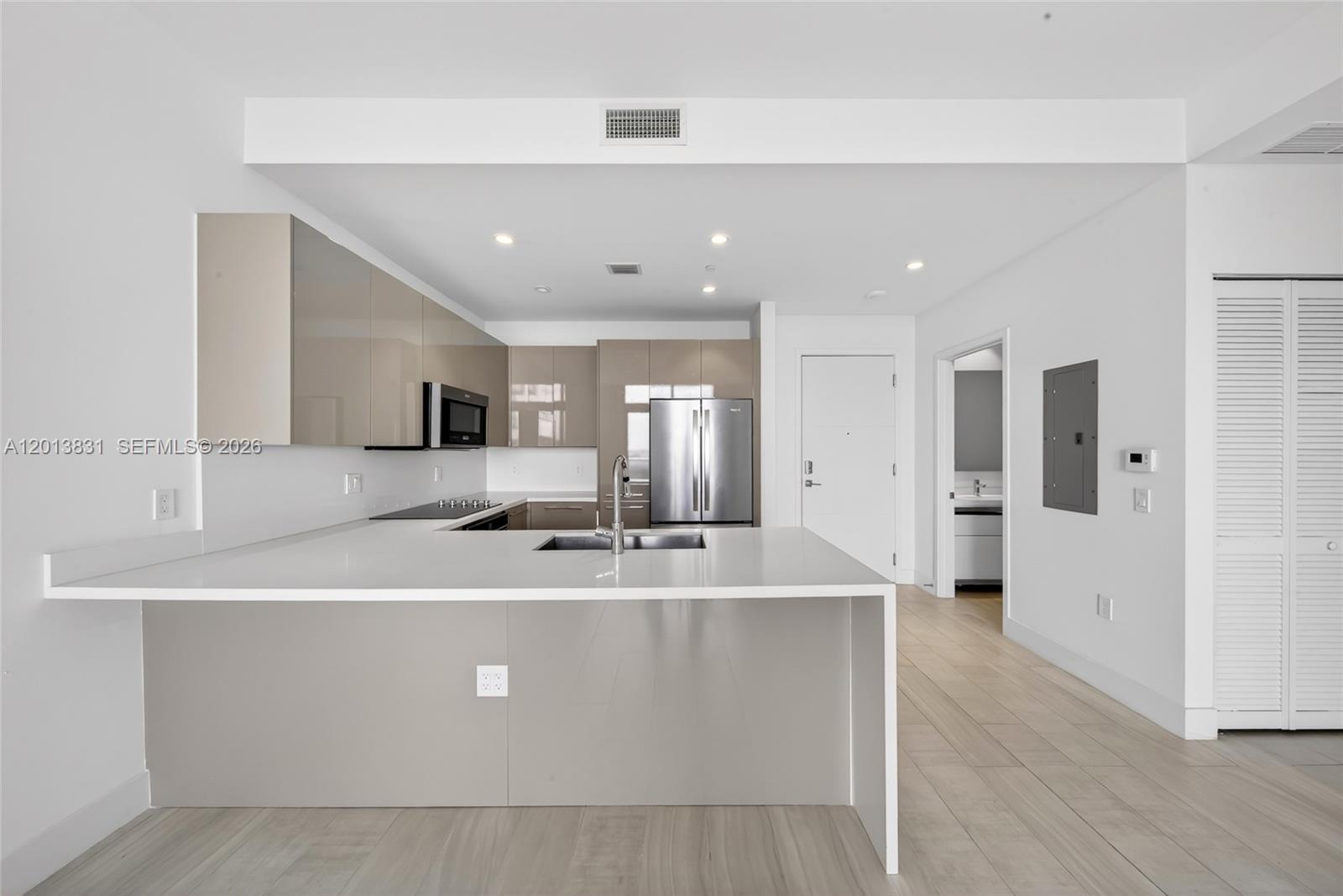 2000 Metropica Way 615 Property Photo 10