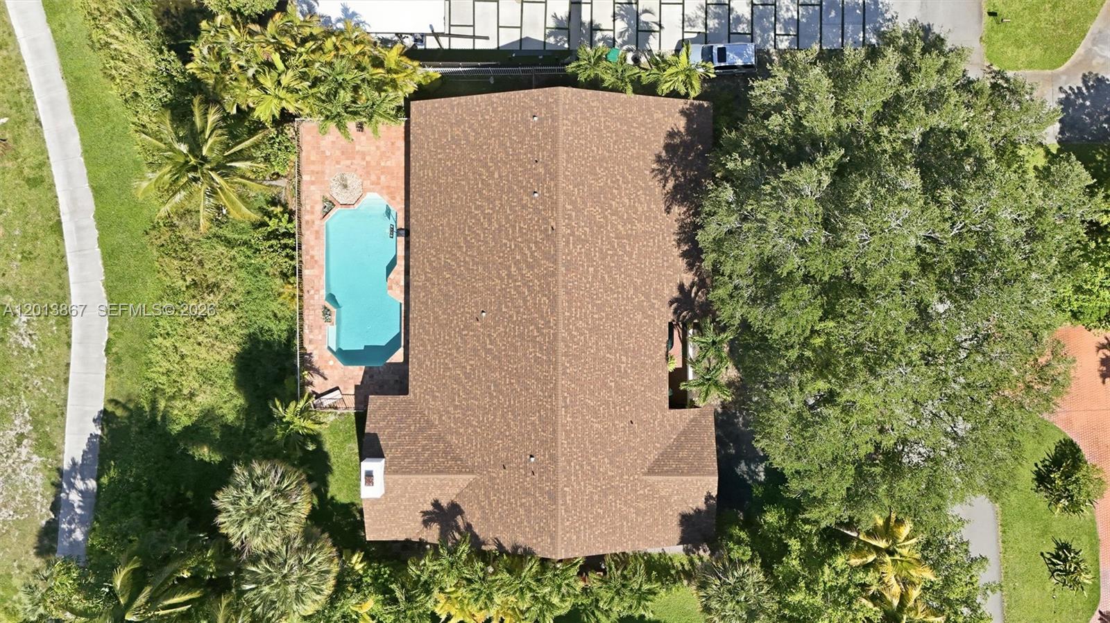7200 N Oakmont Dr Property Photo 3