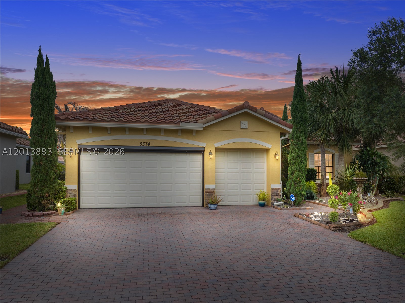5574 49th Ave Property Photo 2