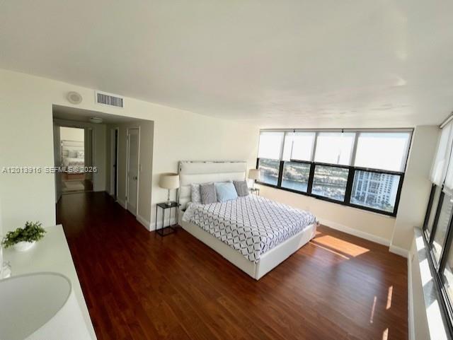 2500 Parkview Dr 2114 Property Photo 10