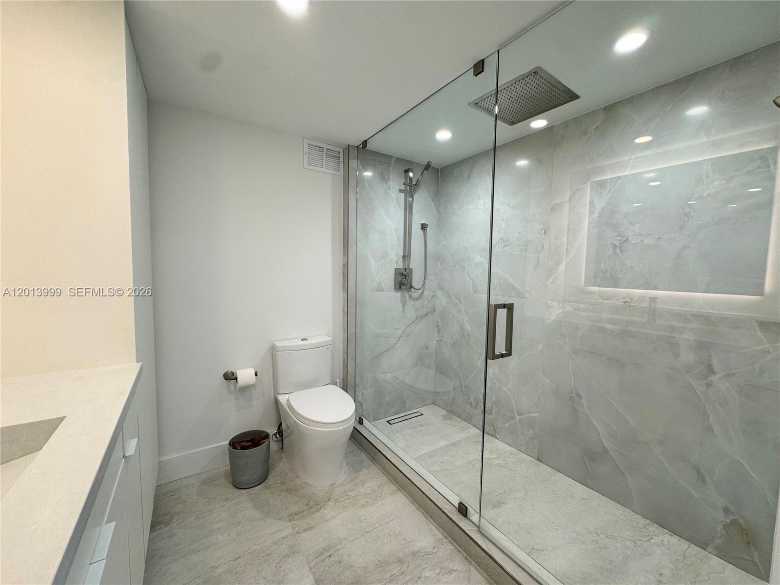 2899 Collins Ave 1414 Property Photo 10