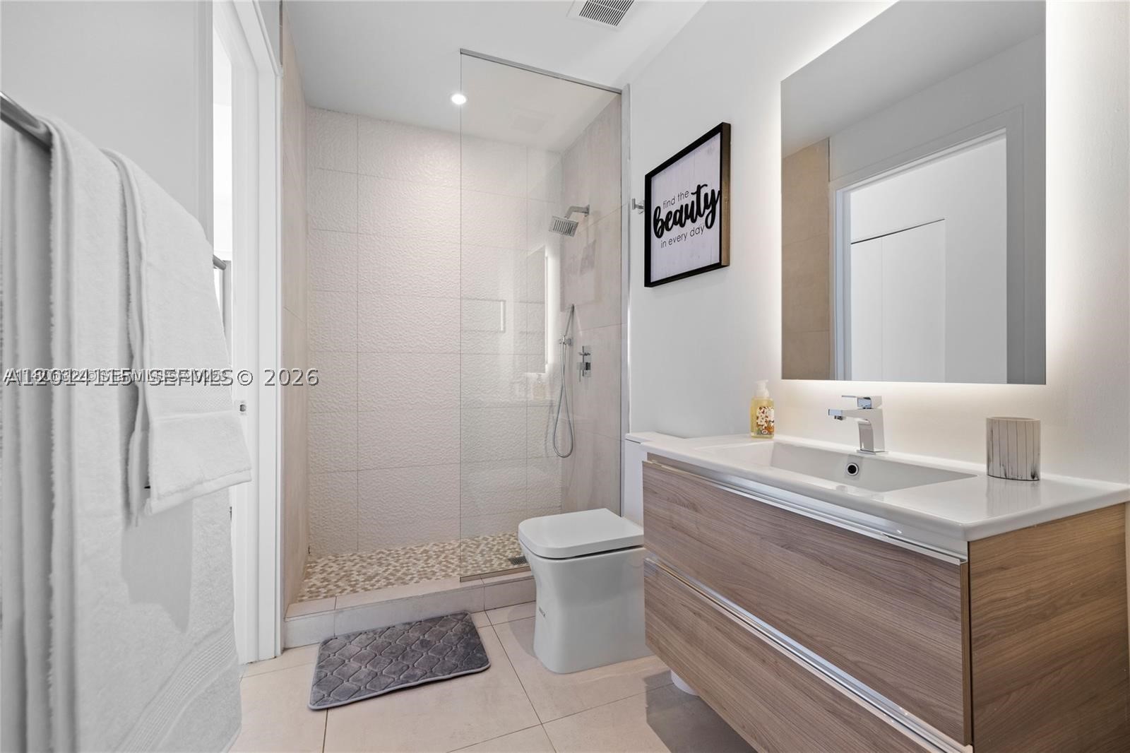 239 Sw 9th St 1502 Property Photo 13