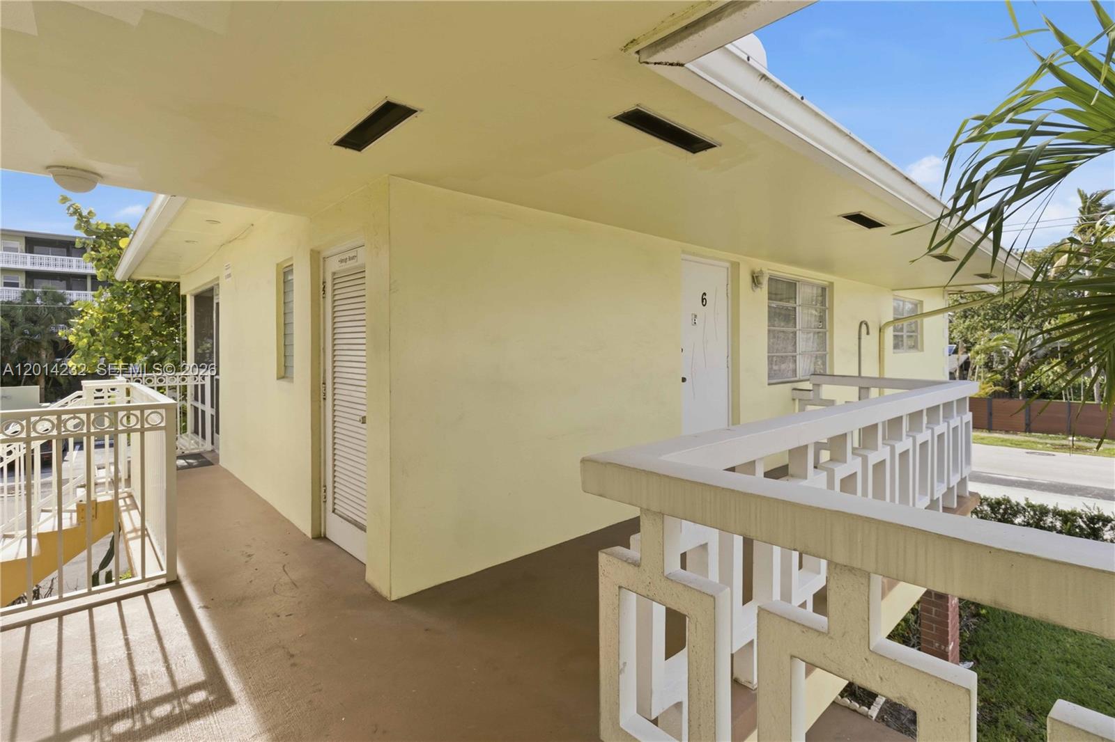 1501 Arthur St 6 Property Photo 4