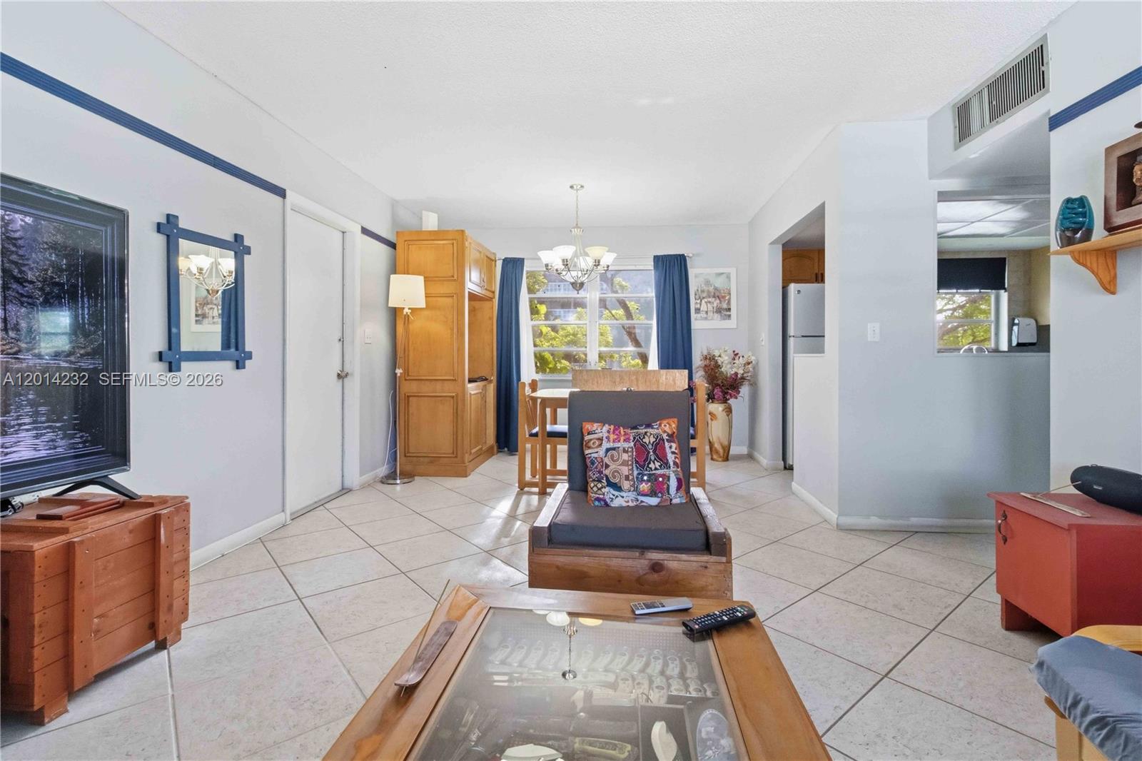 1501 Arthur St 6 Property Photo 8