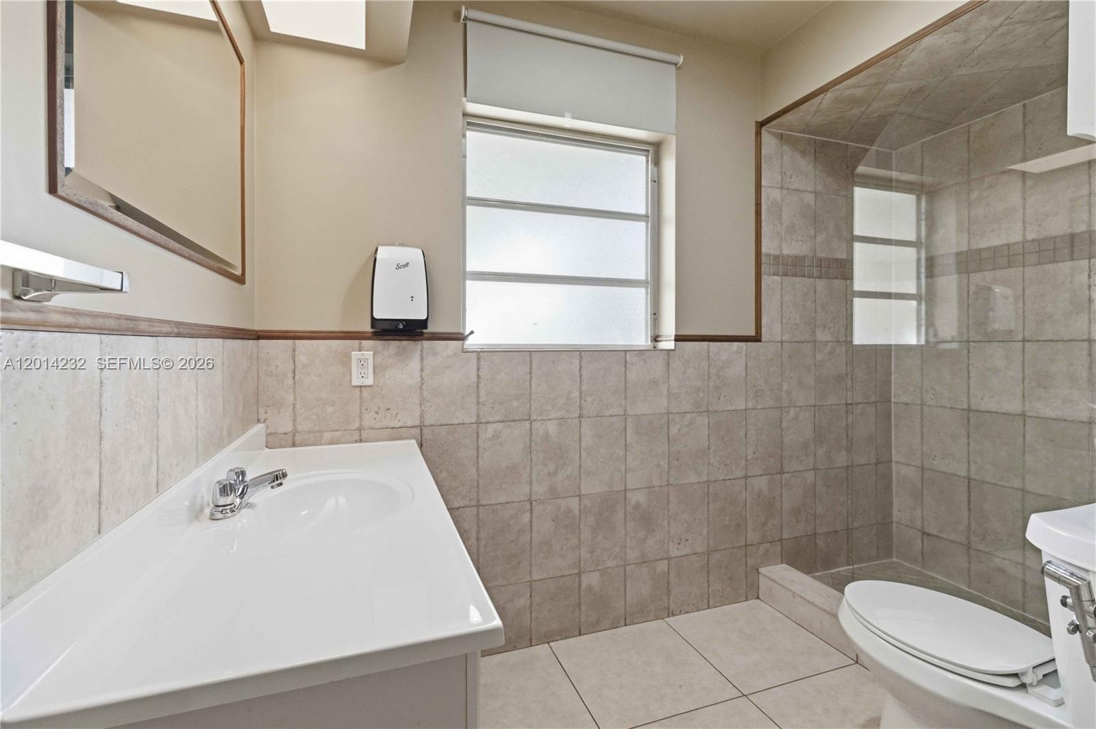 1501 Arthur St 6 Property Photo 20