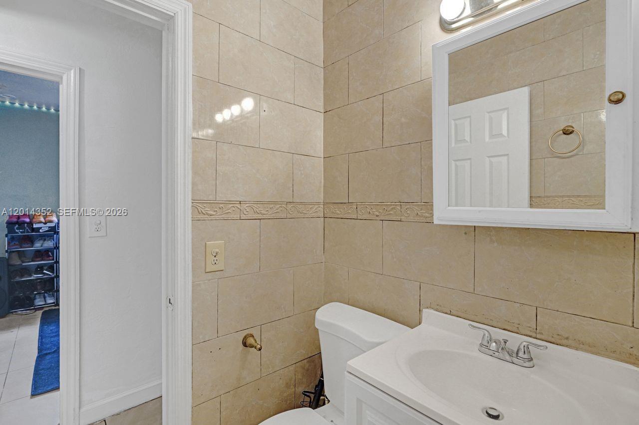 1379 Ne 177th St Property Photo 17