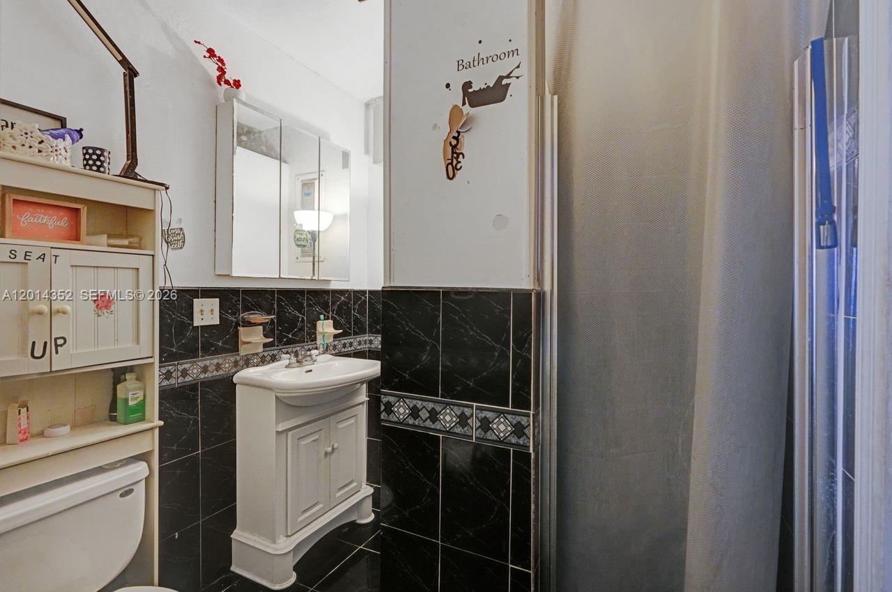 1379 Ne 177th St Property Photo 21