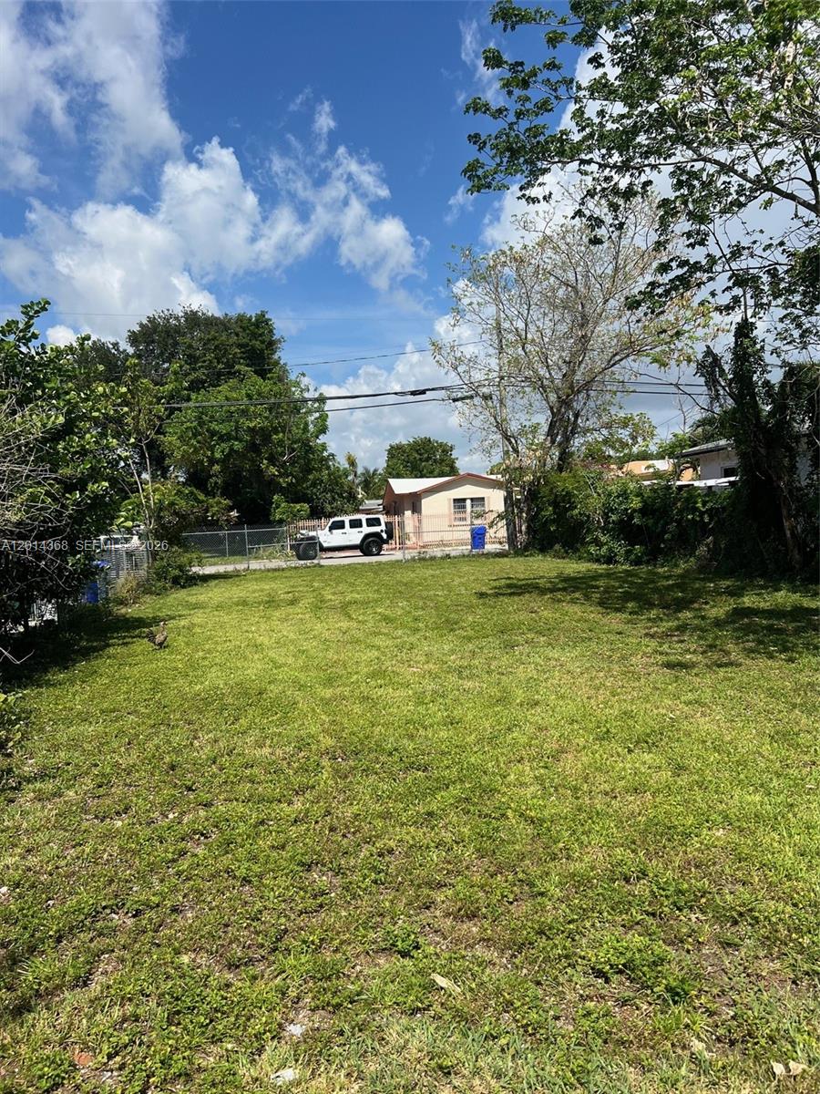 3033 Nw 8th Ave Property Photo 1
