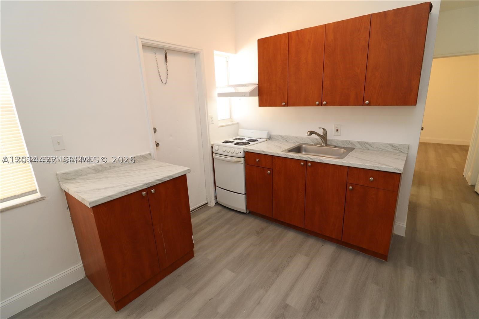 835 83rd St Property Photo 1
