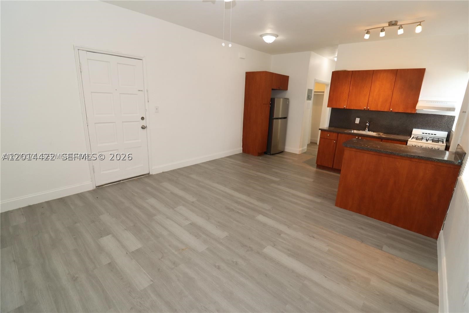 835 83rd St Property Photo 23
