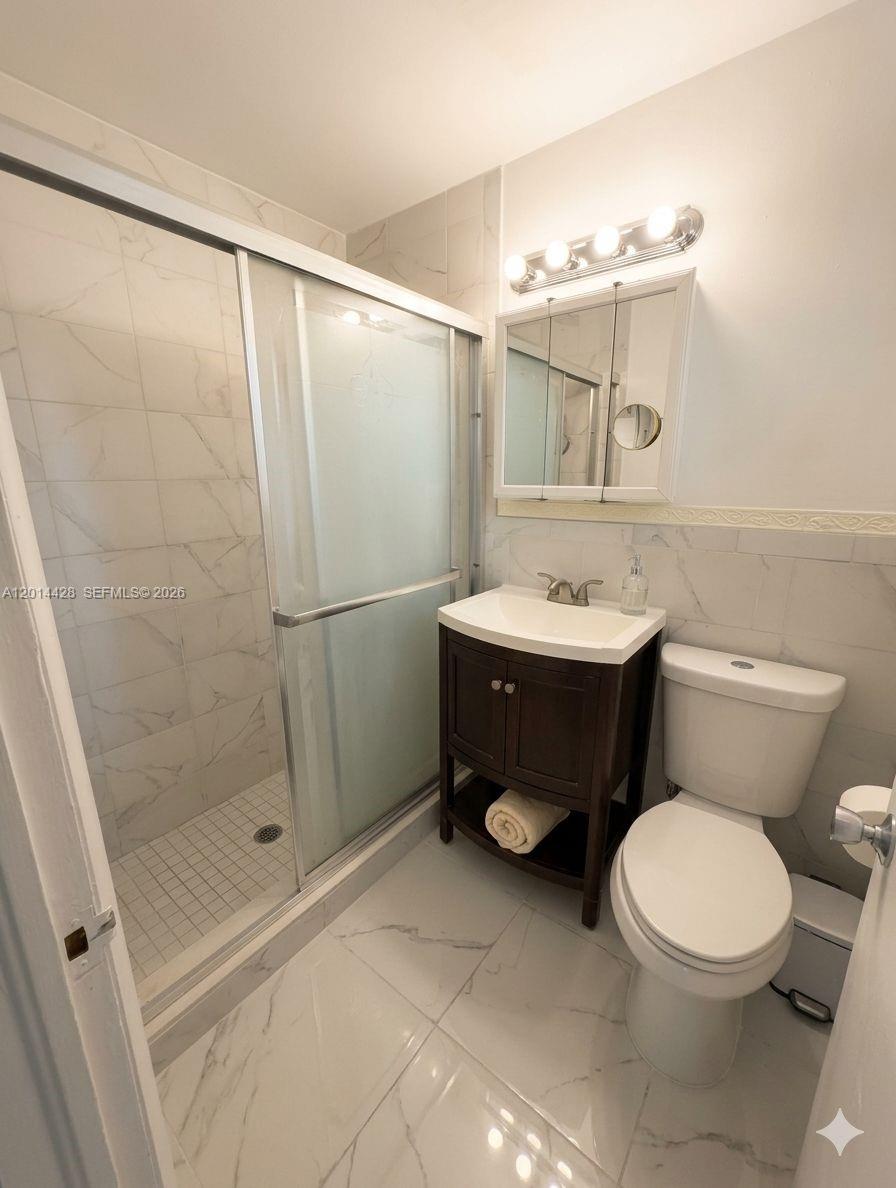 6490 Collins Ave 14 Property Photo 9