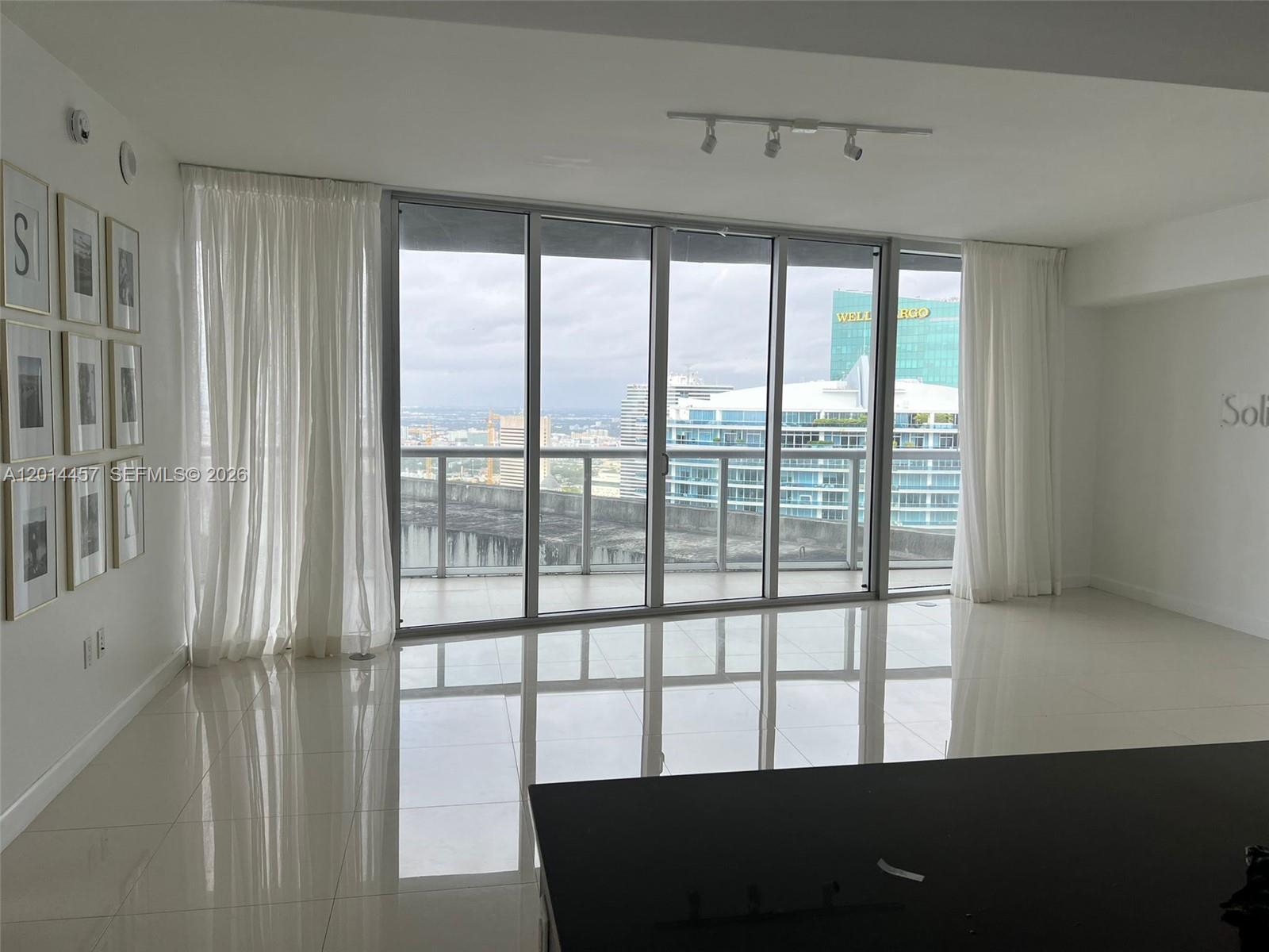 475 Brickell Ave 5508 Property Photo 1