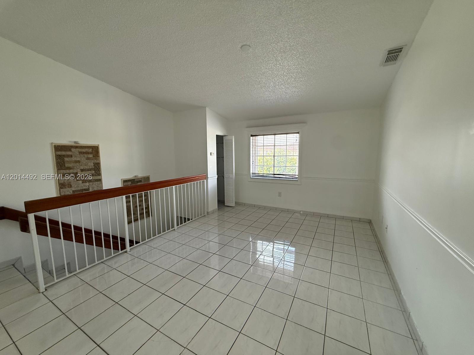 2212 W 74th St 201-28 Property Photo 6