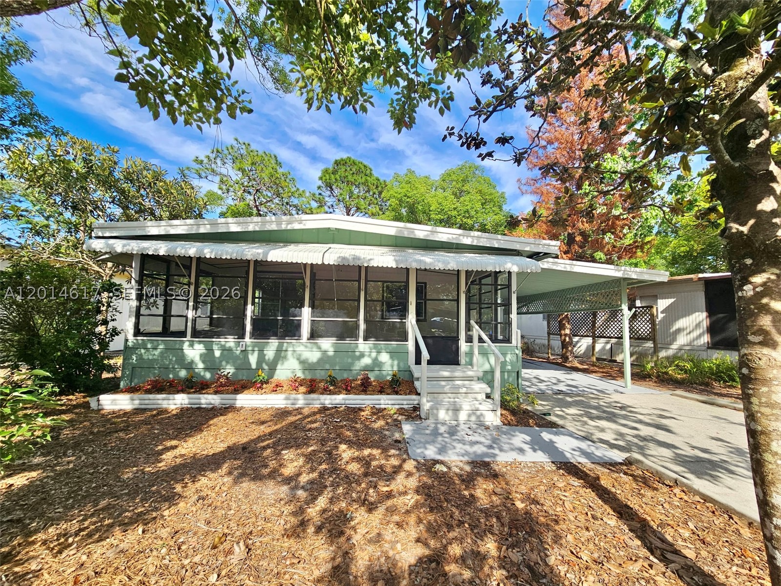 318 N FOREST BLVD