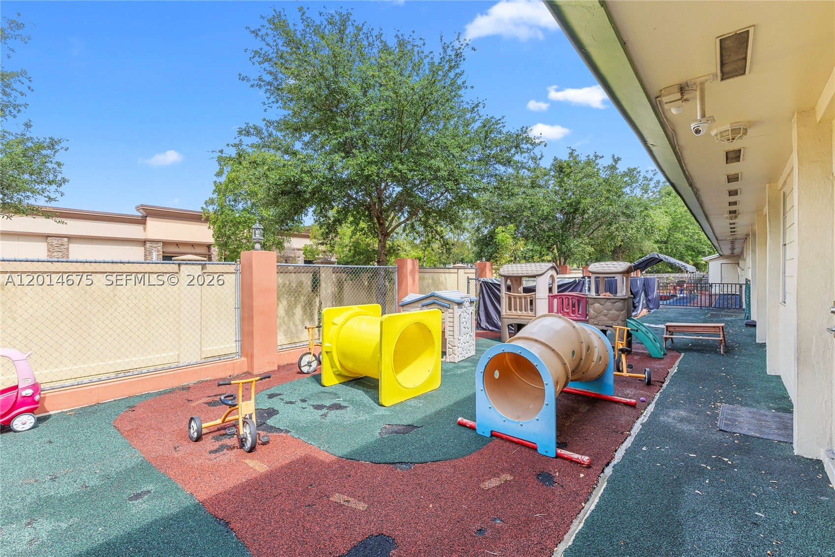 8530 Stirling Rd Property Photo 14