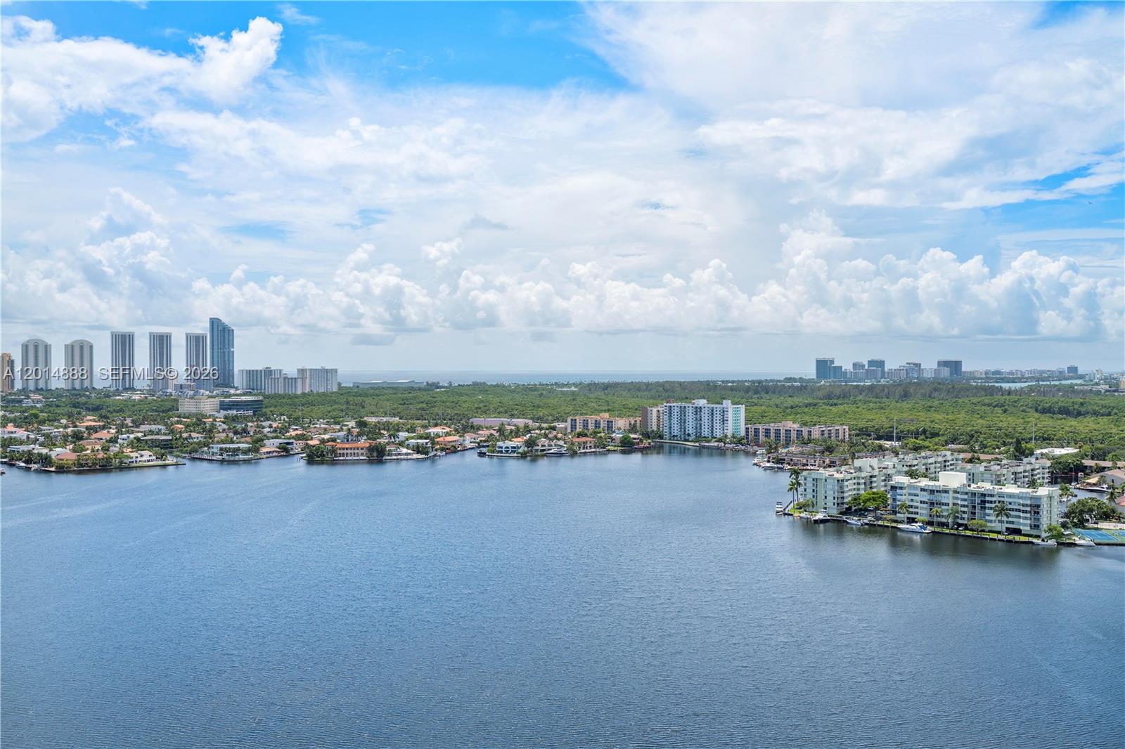 17111 Biscayne Blvd Ph2 Property Photo 1