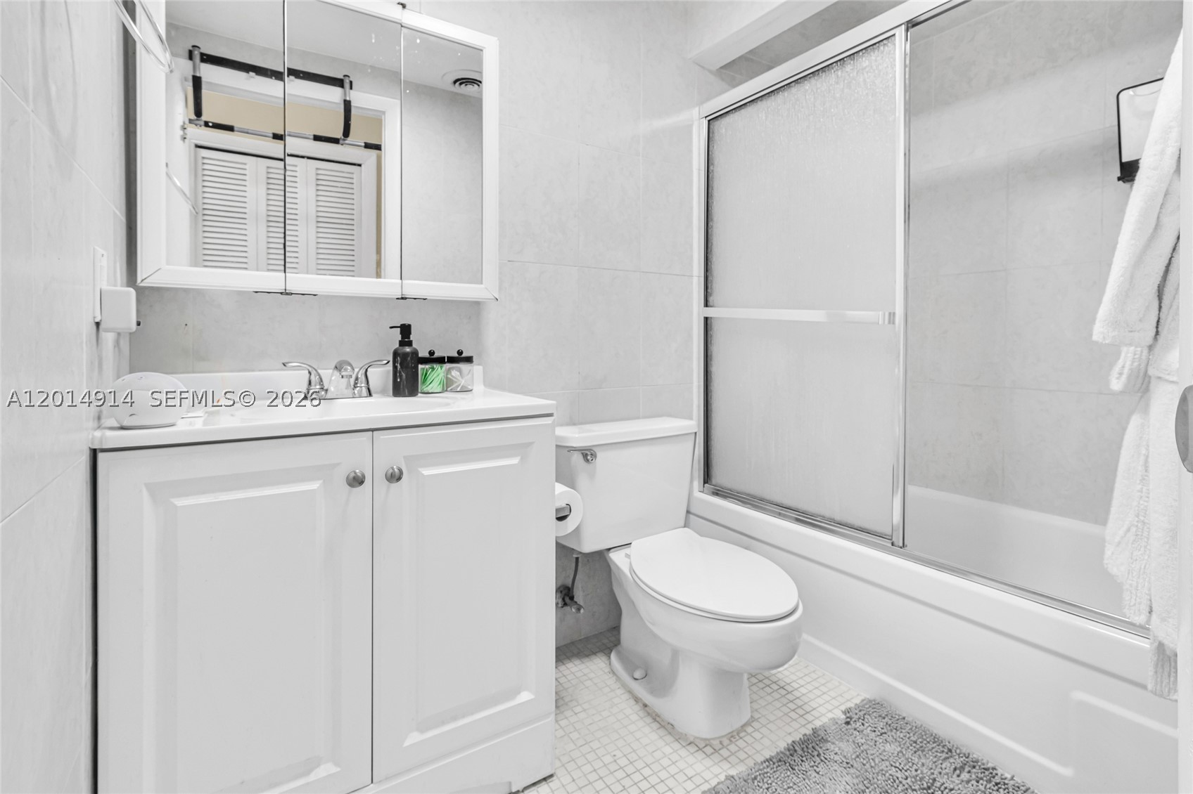 4040 N Hills Dr 20 Property Photo 14
