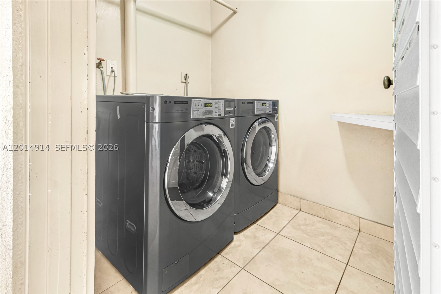 4040 N Hills Dr 20 Property Photo 17