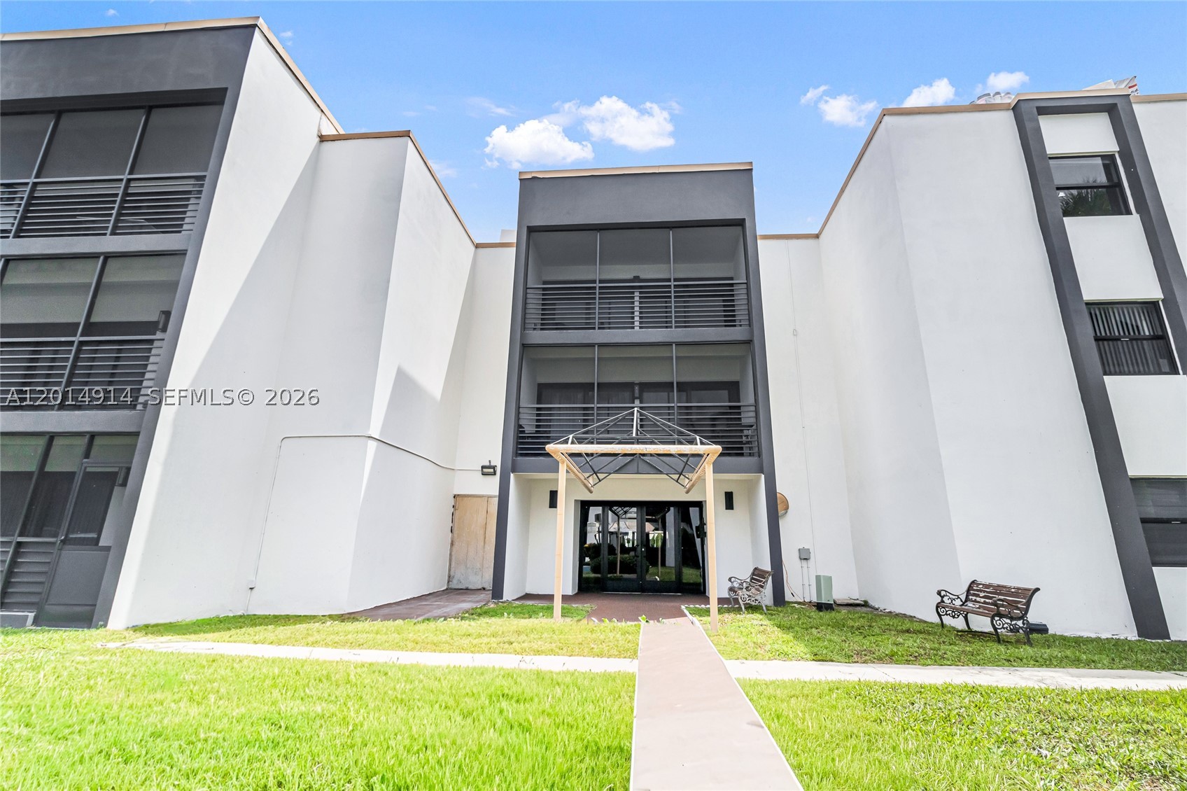 4040 N Hills Dr 20 Property Photo 18