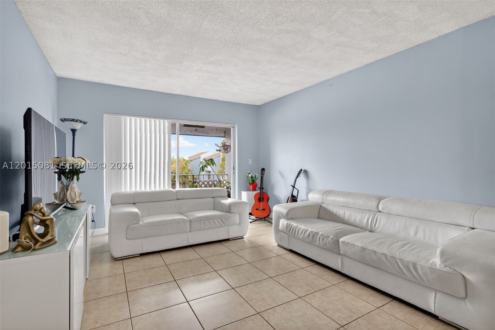 1755 W 60th St D301 Property Photo 8