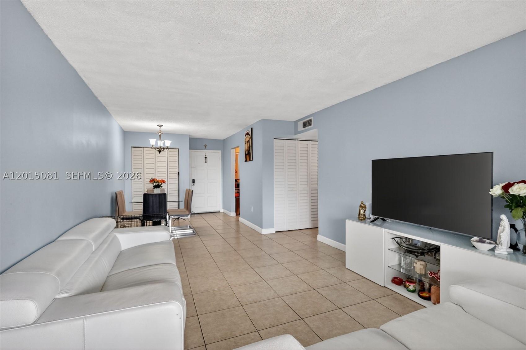 1755 W 60th St D301 Property Photo 10