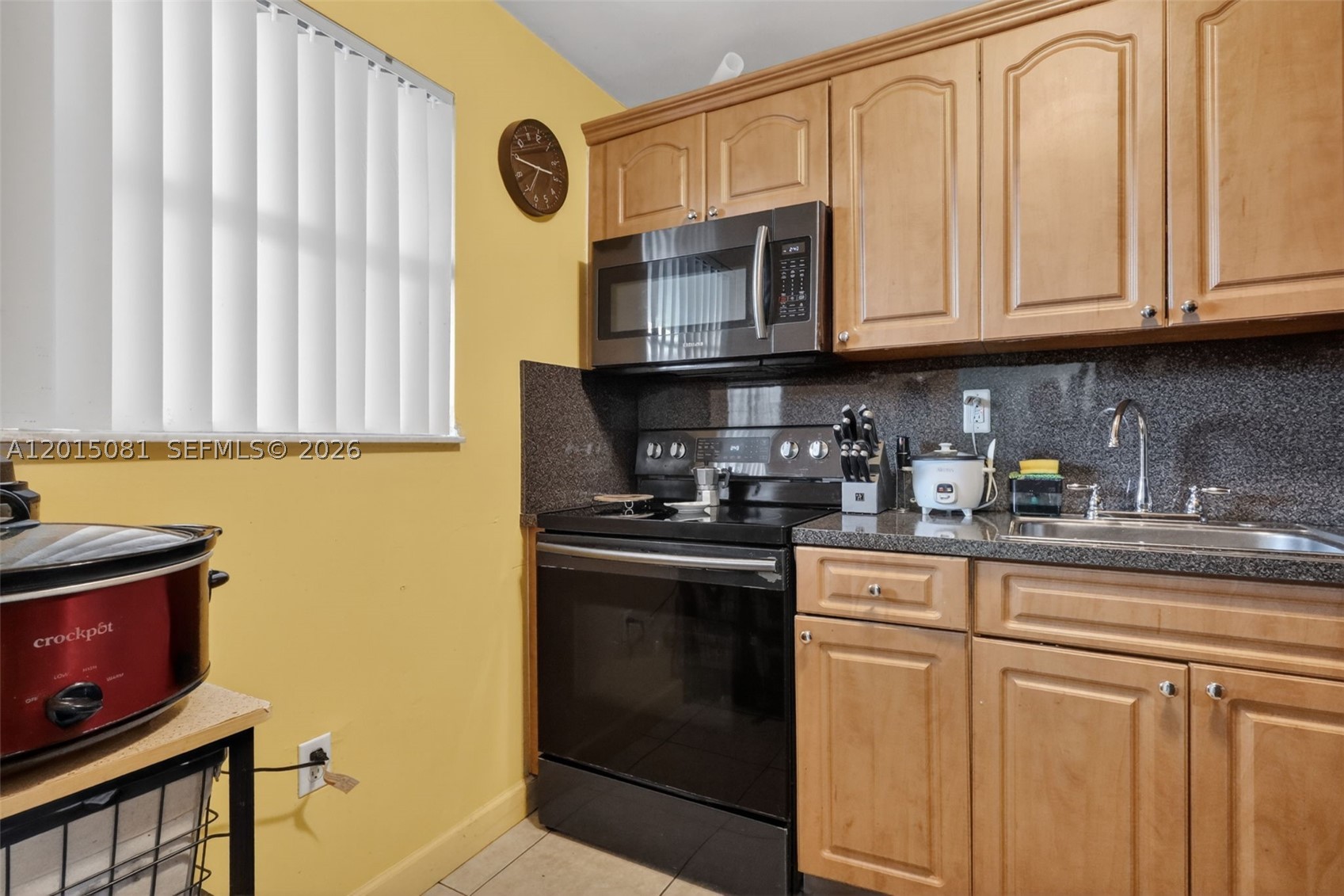 1755 W 60th St D301 Property Photo 12