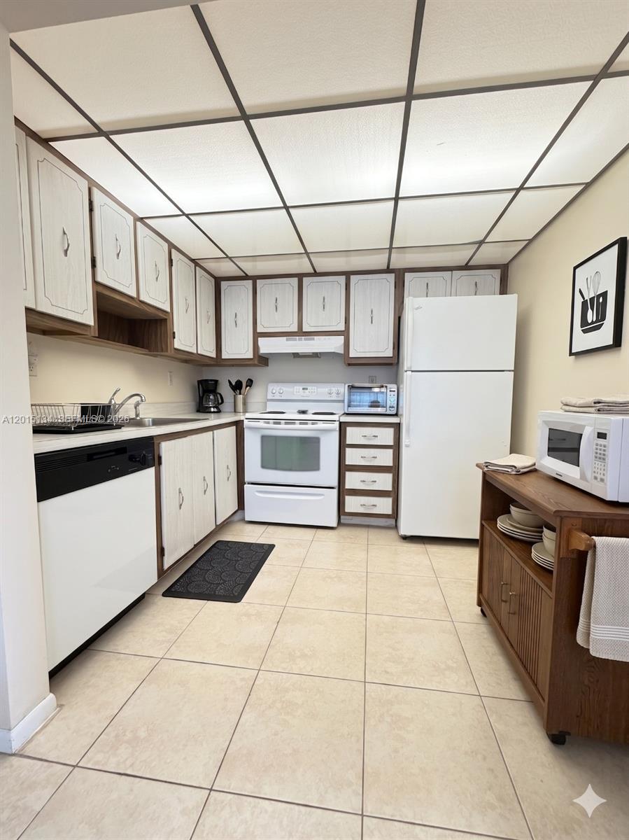 416 Burgundy I I Property Photo 10