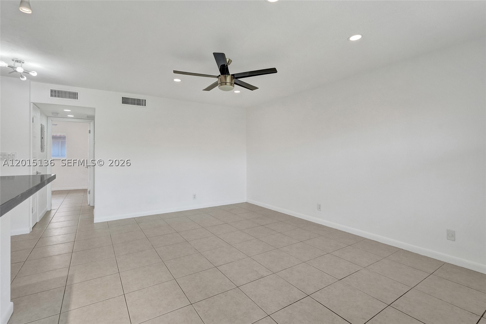 3050 Ne 5th Ter 13 Property Photo 5
