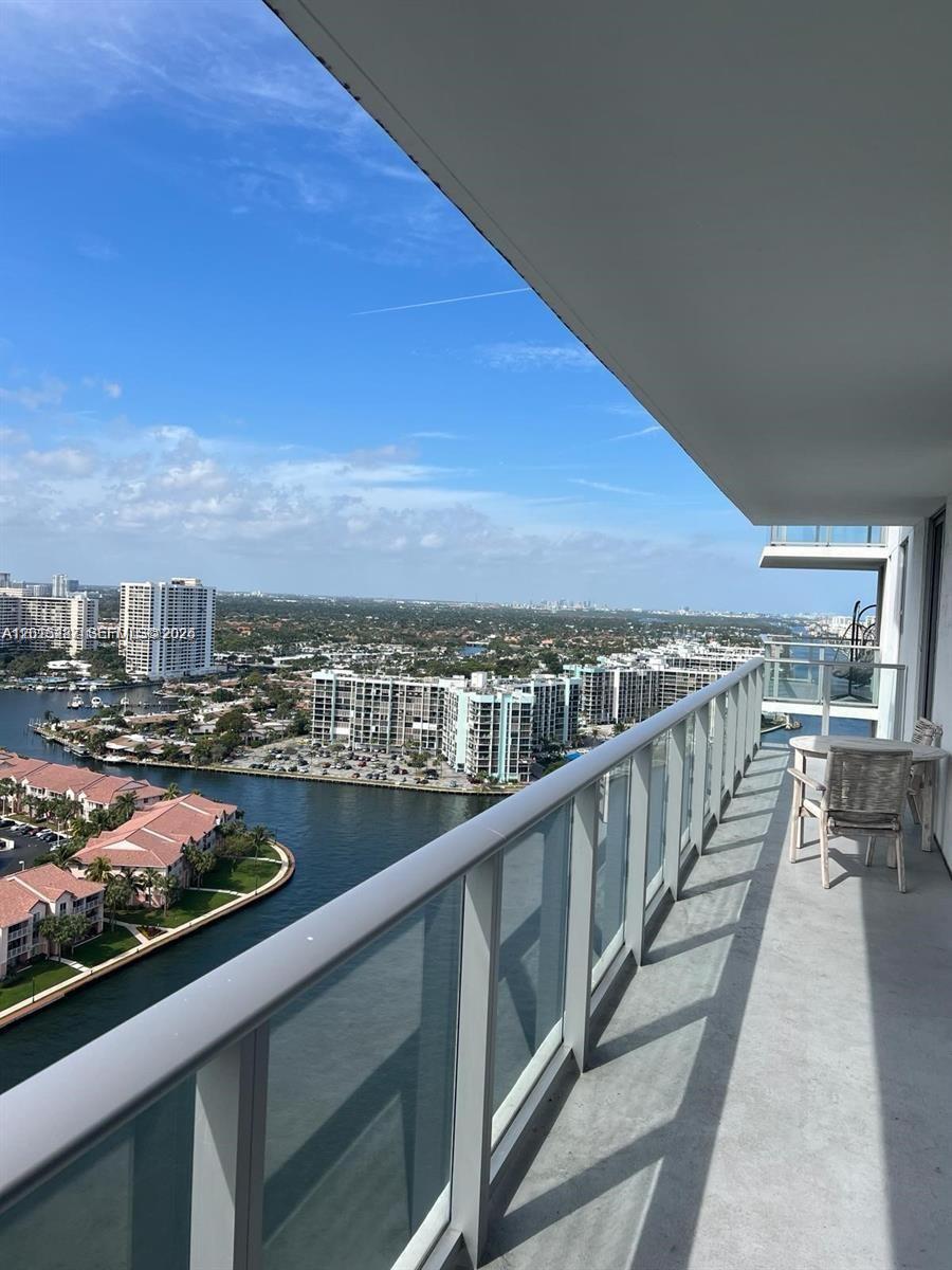 4010 S Ocean Dr R2004 Property Photo 18