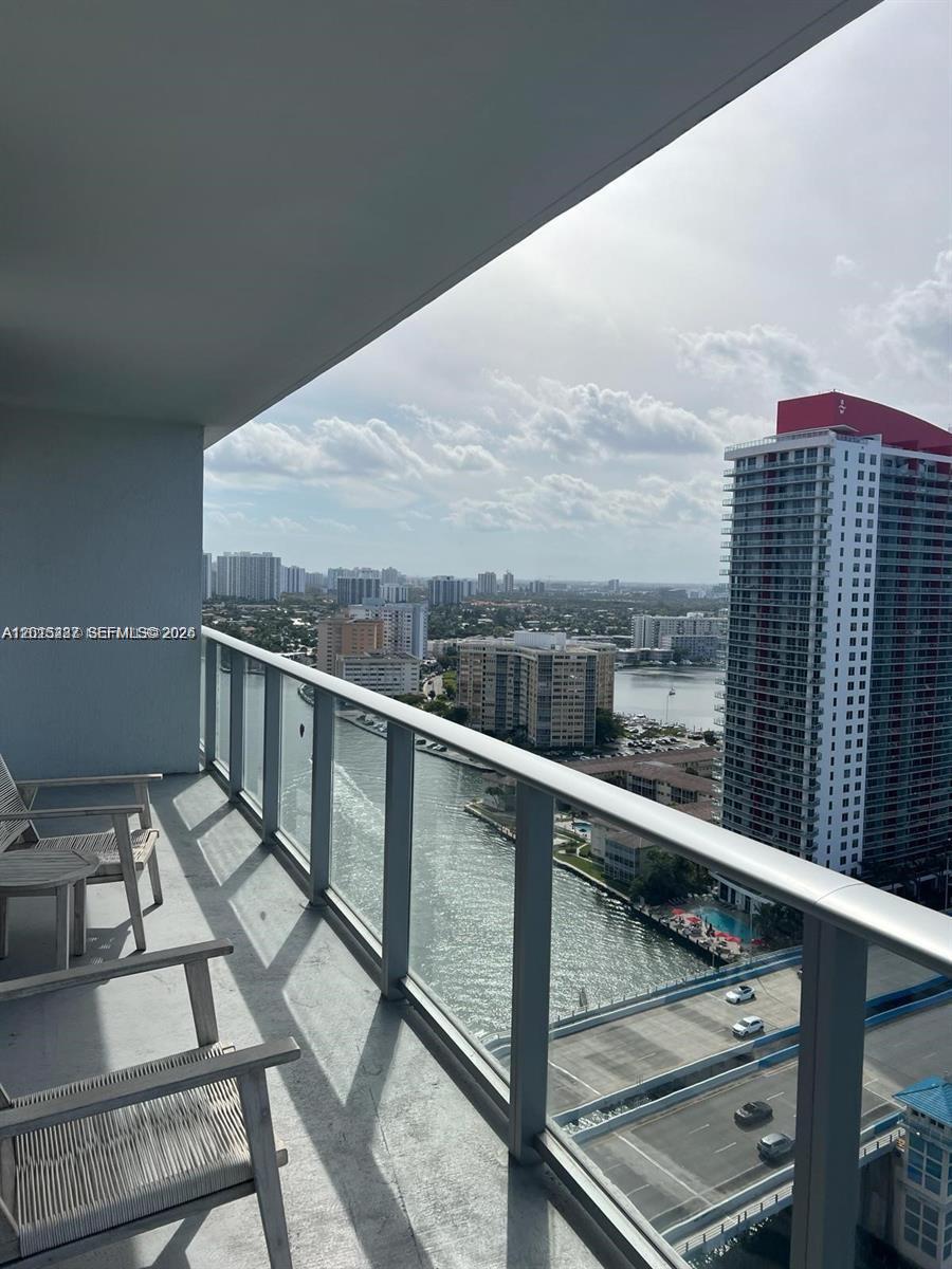 4010 S Ocean Dr R2004 Property Photo 19