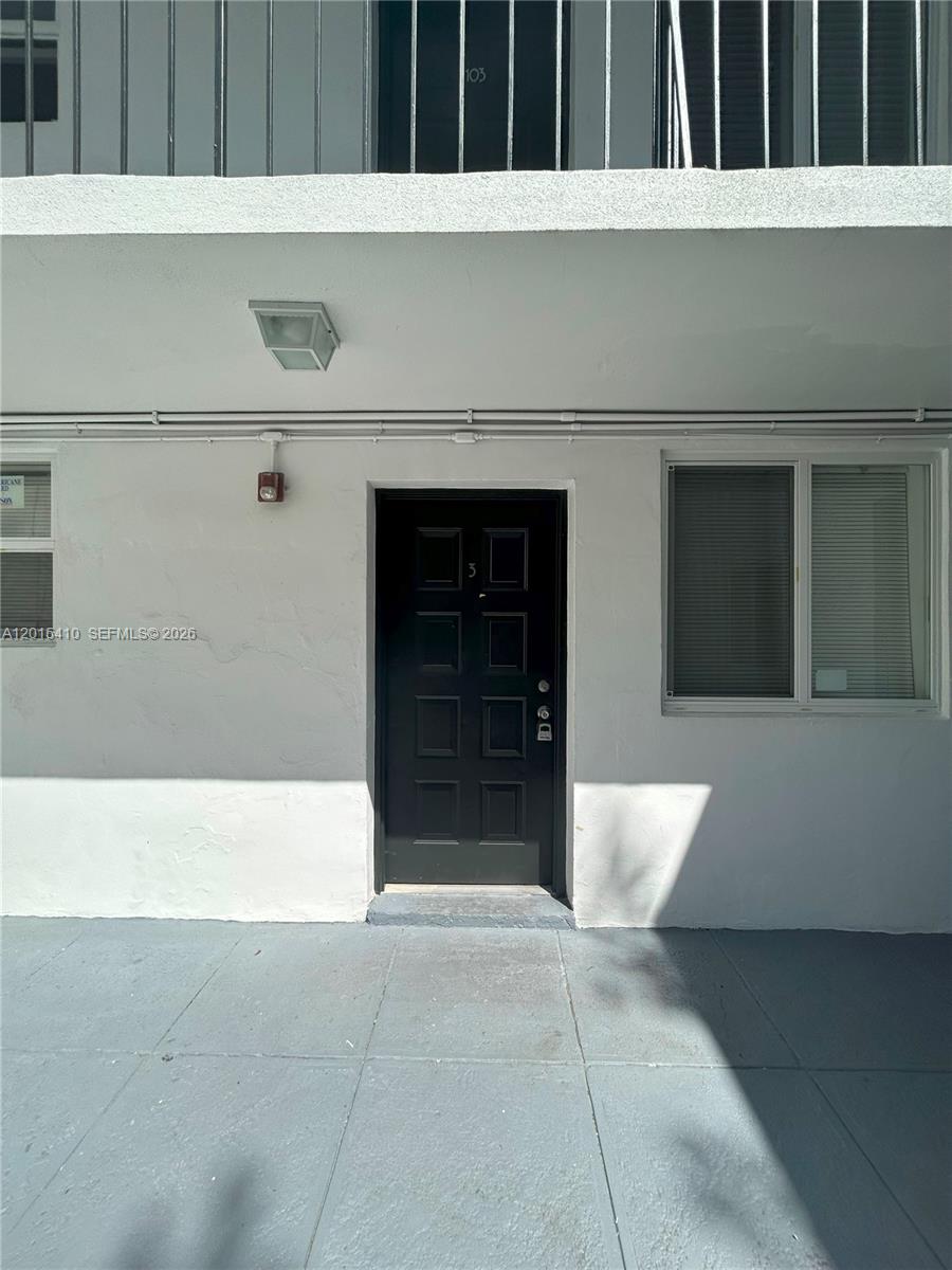 5814 NE 4th Ct 3 Property Photo 1