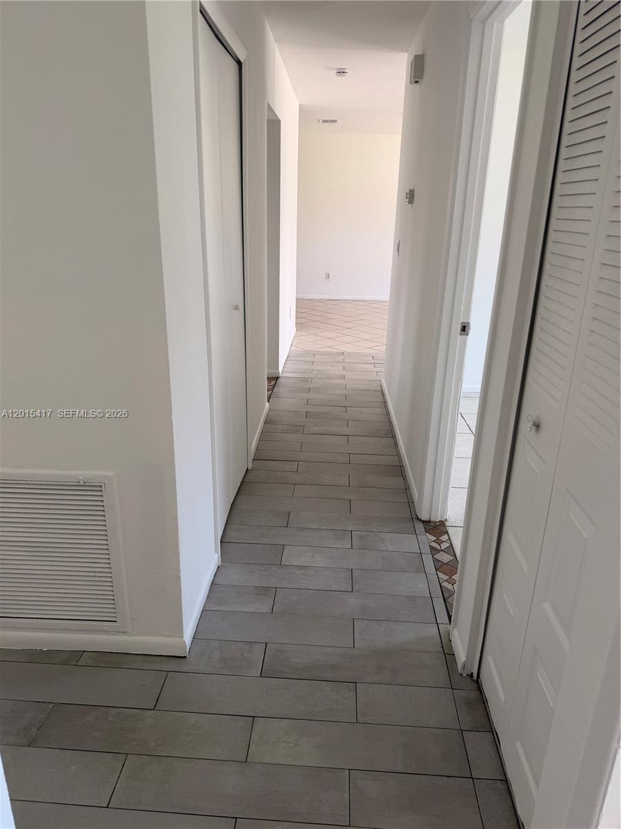 731 Sw 24th St Property Photo 7
