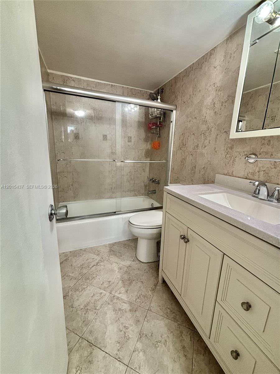 6801 Indian Creek Dr 402 Property Photo 7