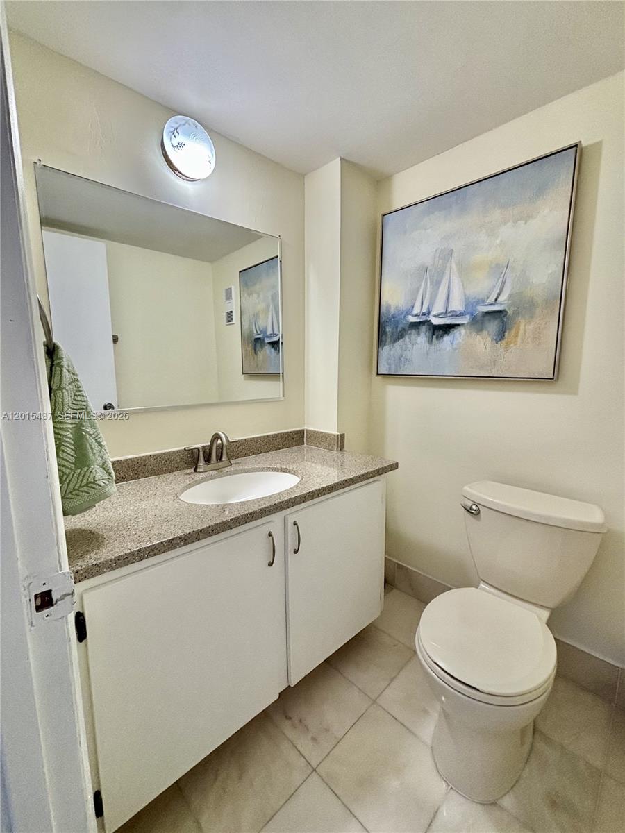 6801 Indian Creek Dr 402 Property Photo 10