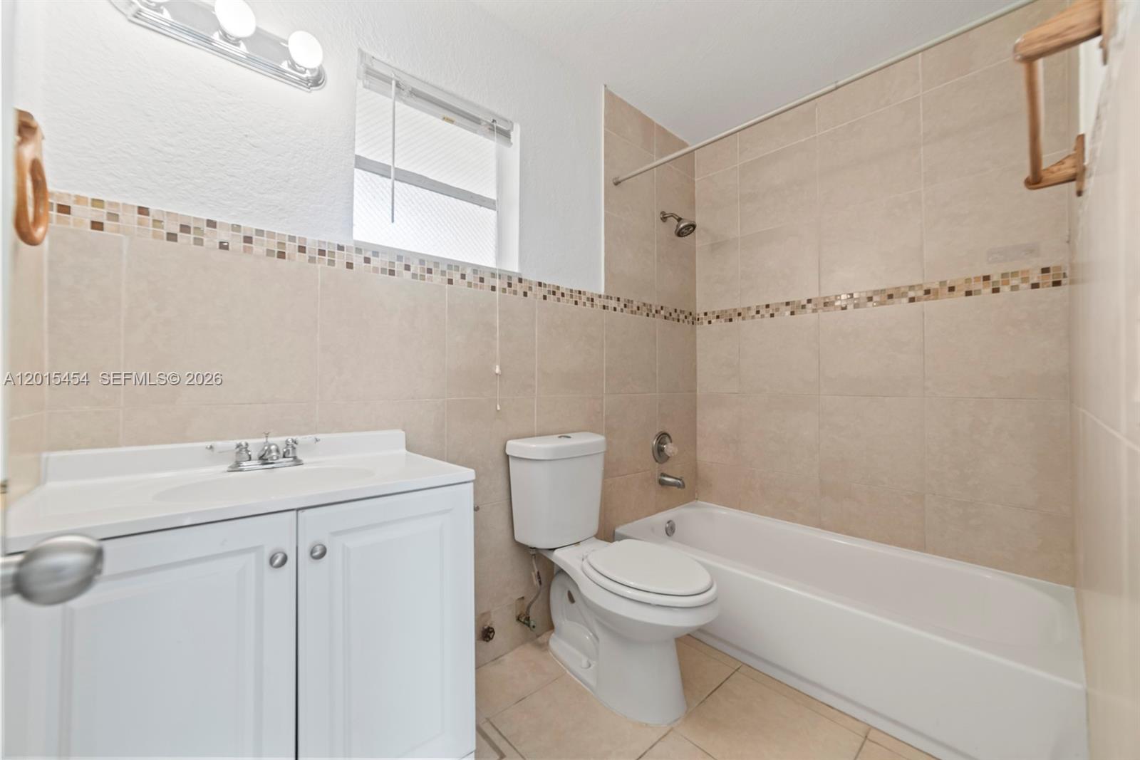 525 W 69th St 306 Property Photo 13