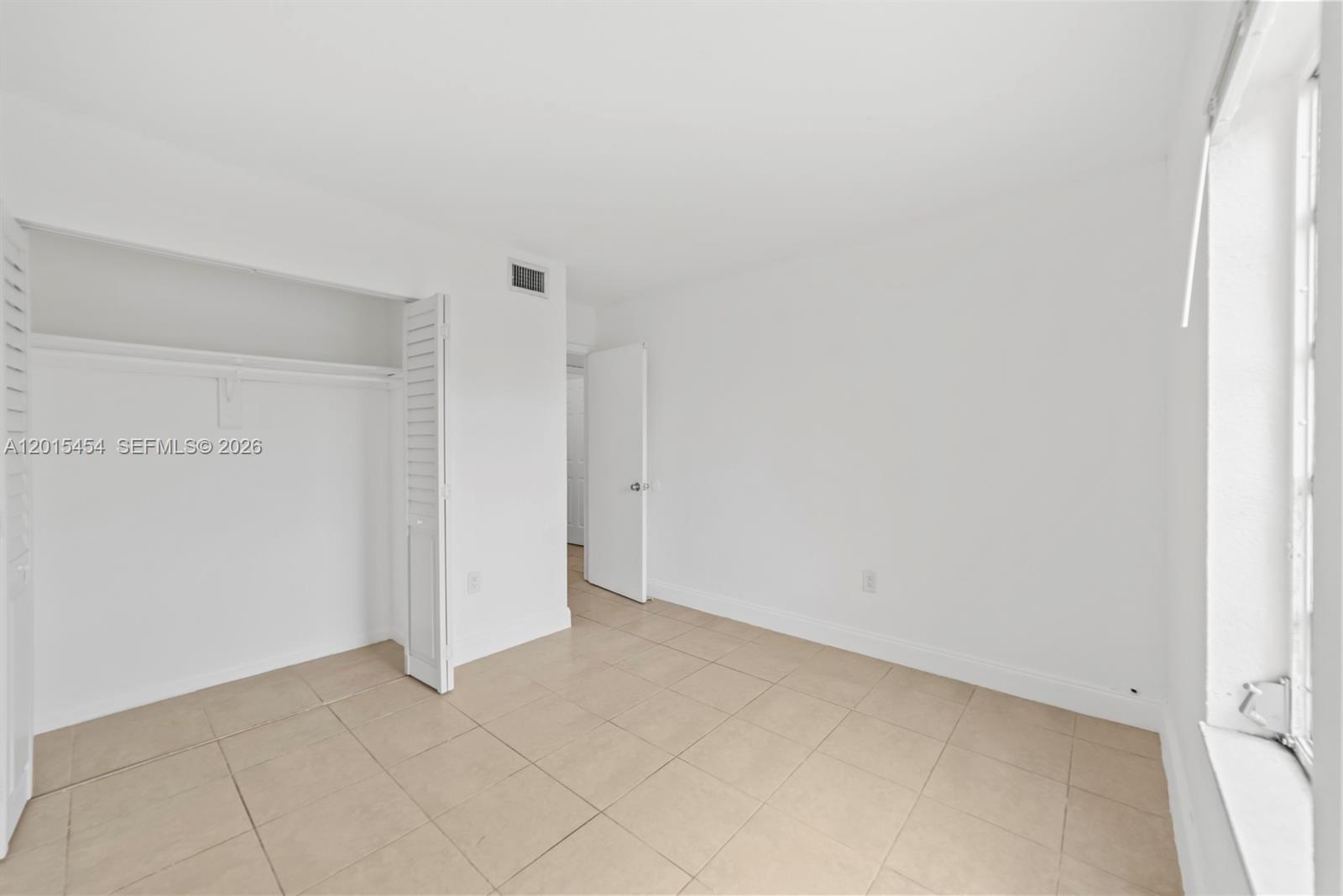 525 W 69th St 306 Property Photo 15