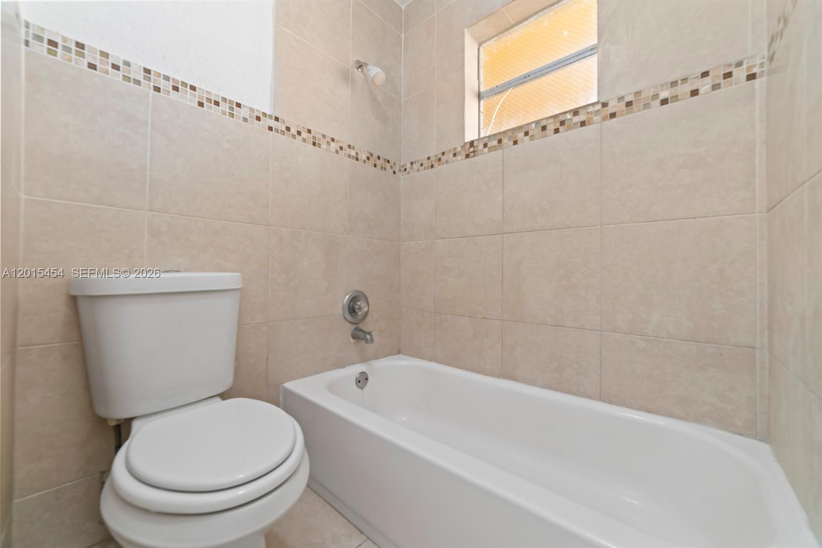 525 W 69th St 306 Property Photo 17