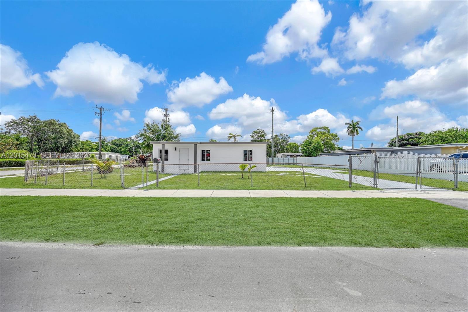 15575 NW 27th Ave Property Photo 1