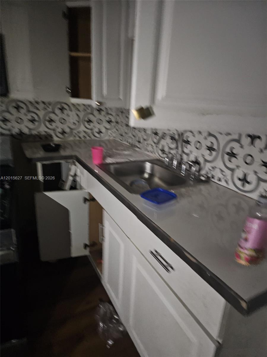 1717 Nw 69th St Property Photo 12