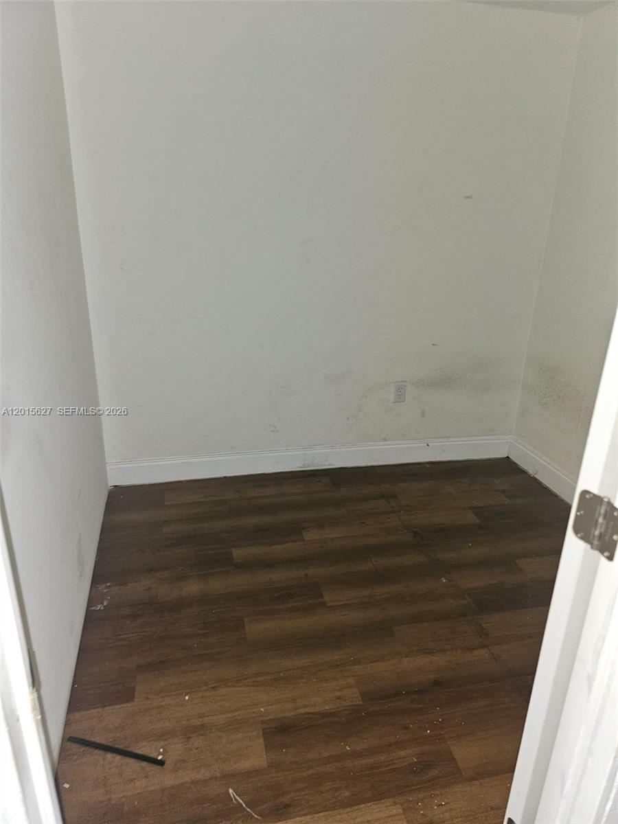 1717 Nw 69th St Property Photo 14