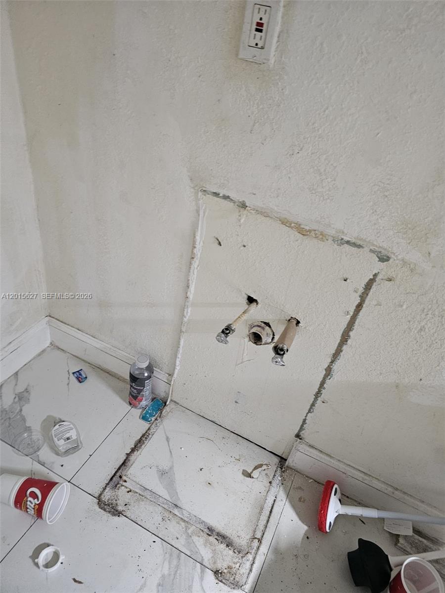 1717 Nw 69th St Property Photo 22