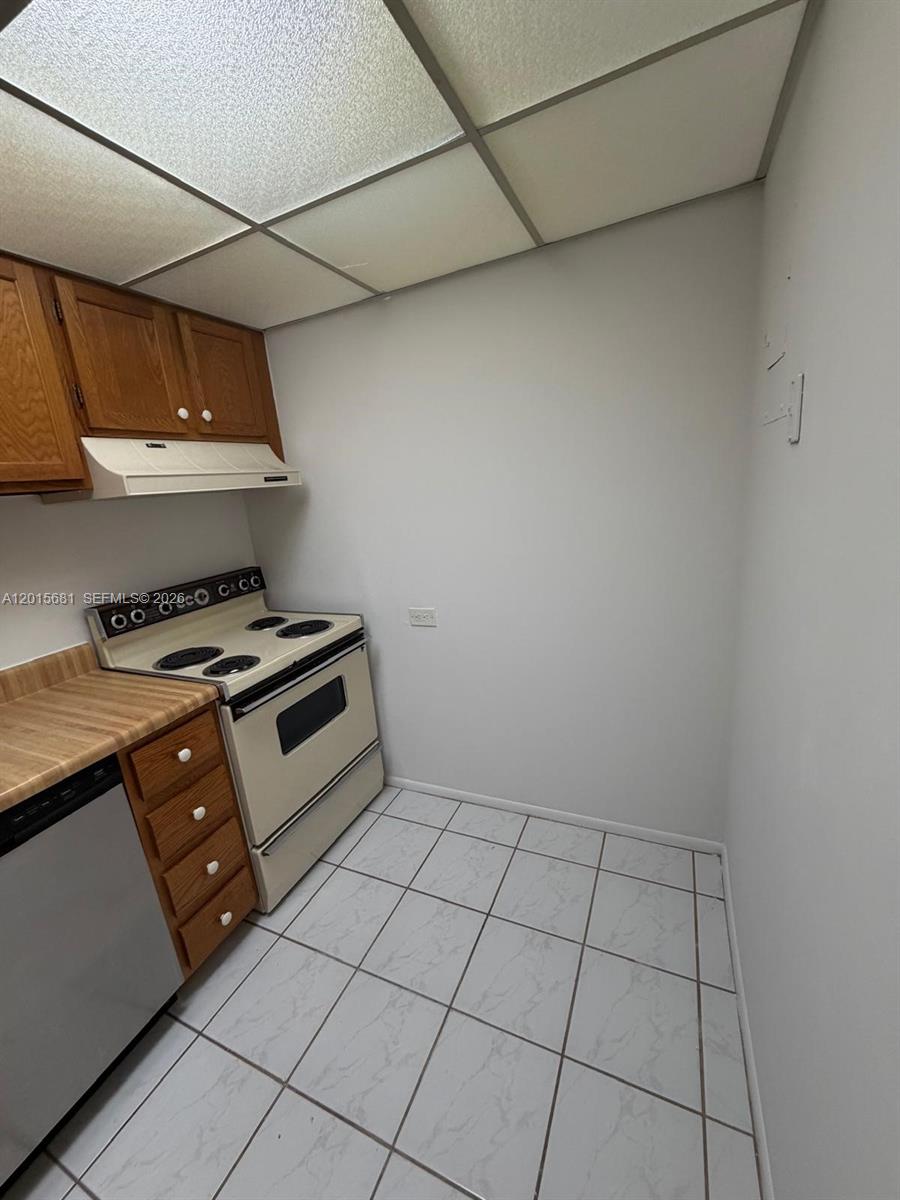 3720 Inverrary Dr 2k Property Photo 3