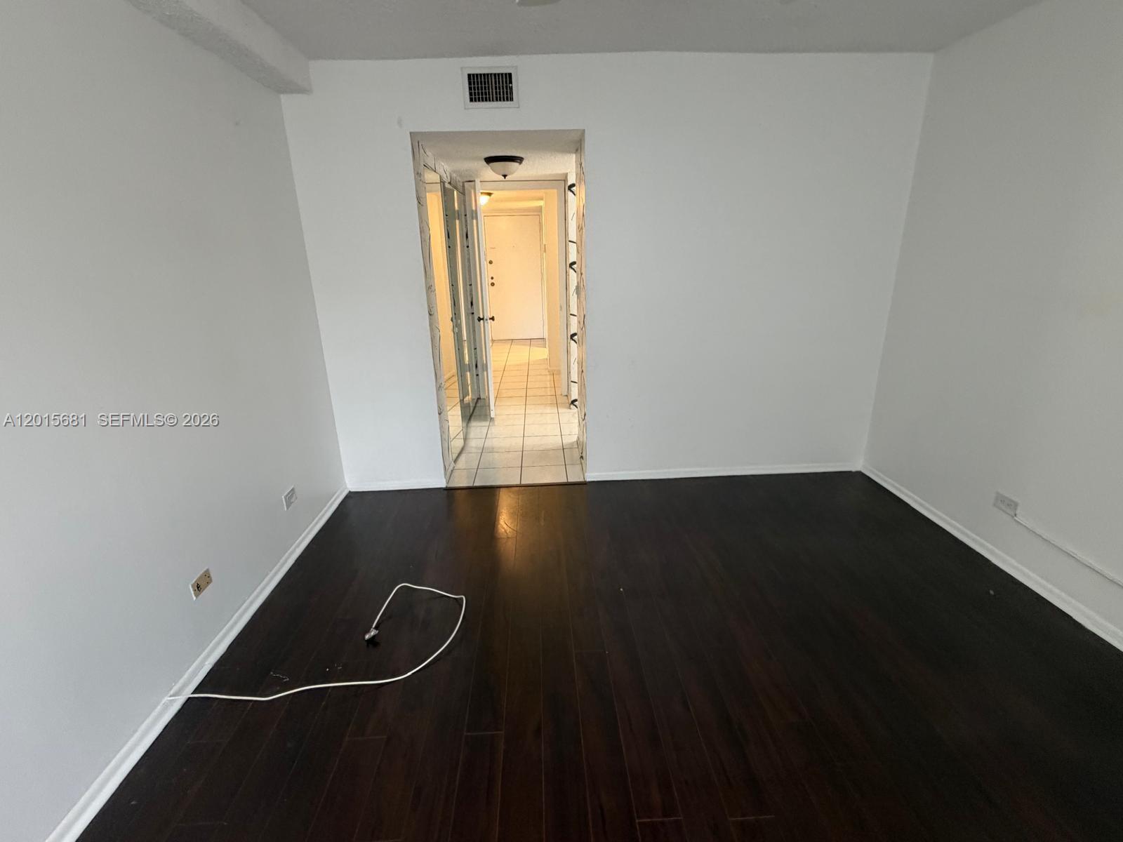 3720 Inverrary Dr 2k Property Photo 5
