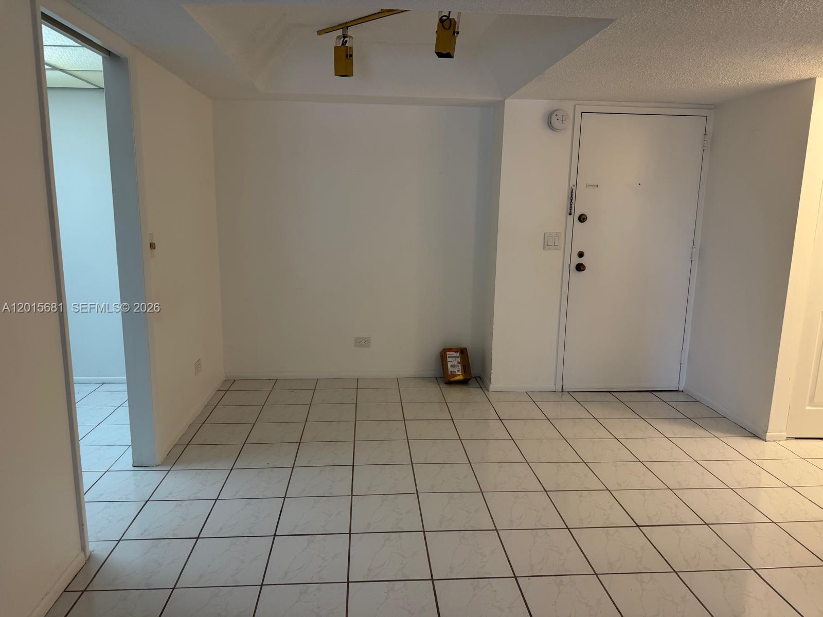 3720 Inverrary Dr 2k Property Photo 10